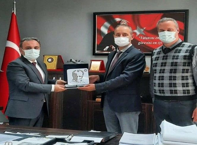 Mühendislik Fakültesi Dekanımız Prof. Dr. Erkan Köse ve İnşaat Mühendisliği Bölüm Başkanı Doç. Dr. @Ali BOZER Erciyes Üniversitesi Mühendislik Fakültesi Dekanı Prof. Dr. Fatih ALTUN' u makamında ziyaret ederek MÜDEK Akreditasyon süreçleri hakkında bilgi almışlardır.