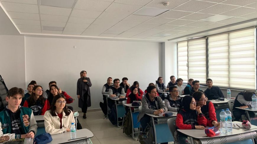 Osman Ulubaş Fen Lisesi Öğrencileri ile 'Fiziksel Kuralların Yapı Sistemlerindeki Karşılığı' Konusu İşlendi.