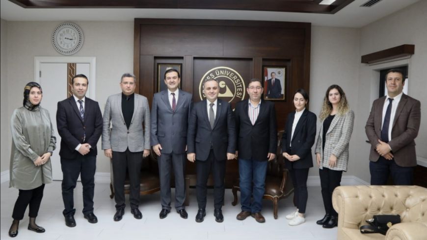 İnşaat Mühendisliği Bölümü Öğretim Elemanları Erciyes Üniversitesi Rektörü Prof. Dr. Fatih ALTUN' a hayırlı olsun ziyaretinde bulundu.