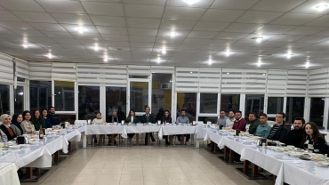 Endüstri Mühendisliği Bölüm Başkanı Prof. Dr. Erkan Köse ve Öğretim Üyeleri bölümümüz öğrencileri ve mezunlarımız ile iftar yemeğinde bir araya geldiler.