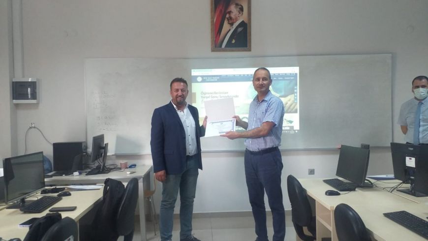 Temel SAP Bilgisi ve Üretim Modül Eğitimi' ne katılım gösteren öğrencilerimiz sertifikalarını almaya hak kazanmışlardır.